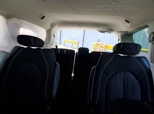 2C4RC1CG3RR195091 2024 CHRYSLER VOYAGER Белый Вид задних сидений