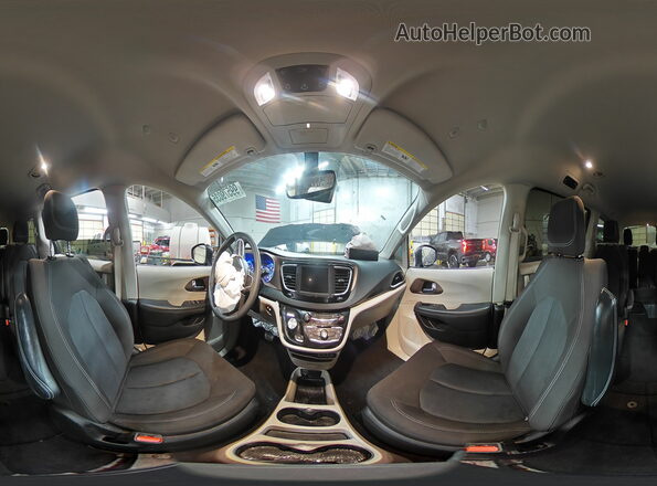 2C4RC1CG6PR511323 2023 CHRYSLER VOYAGER Black Widok wnętrza 360 stopni