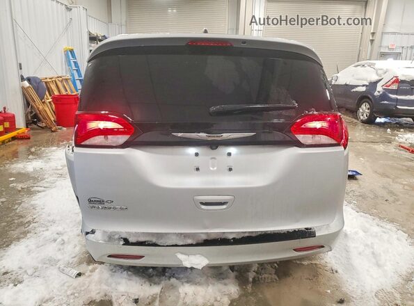2C4RC1CG8PR549992 2023 CHRYSLER VOYAGER Серебряный Вид сзади