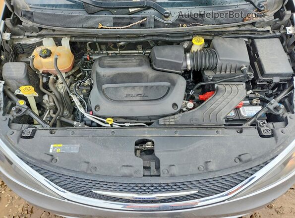 2C4RC1DG0LR255186 2020 CHRYSLER VOYAGER Серебряный Вид подкапотного пространства