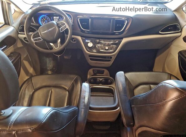2C4RC1DG0LR262378 2020 CHRYSLER VOYAGER Серебряный Вид панели приборов