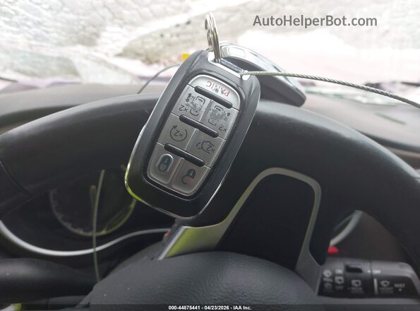 2C4RC1EG5HR752840 2017 CHRYSLER PACIFICA Темно-бордовый Вид панели приборов
