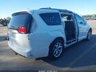 2018 Chrysler Pacifica Touring Plus White vin: 2C4RC1FG1JR101631