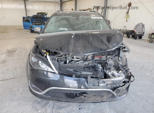 2C4RC1GG2JR251780 2018 CHRYSLER PACIFICA Black Widok z przodu