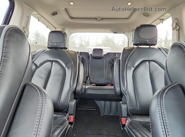 2C4RC1GG3JR334389 2018 CHRYSLER PACIFICA Blue Вид задніх сидінь