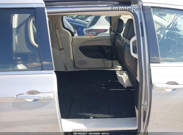 2C4RC1GG4LR283598 2020 CHRYSLER PACIFICA Gray Vista de la etiqueta del VIN