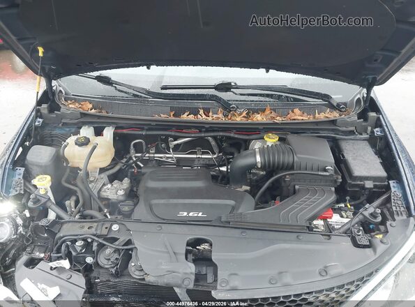 2C4RC1GG5JR365465 2018 CHRYSLER PACIFICA Blue Вид ззаду
