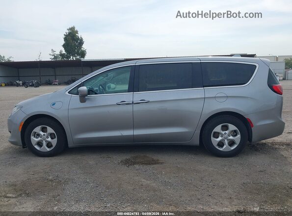 2C4RC1H73JR332964 2018 CHRYSLER PACIFICA Серебряный 