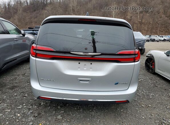 2C4RC1S76RR141544 2024 CHRYSLER PACIFICA Серебряный Вид сзади