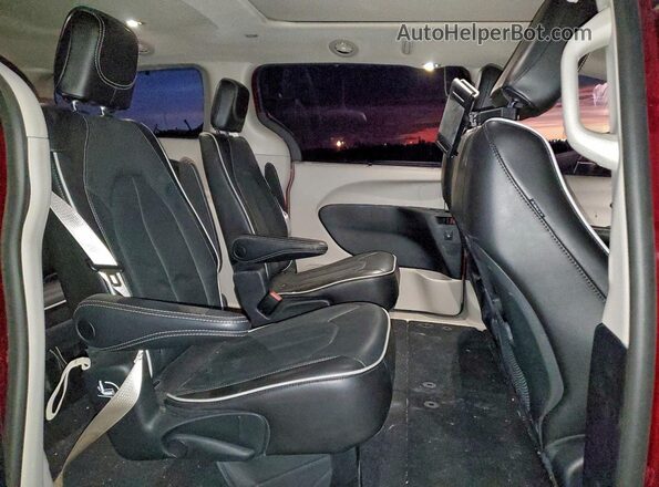 2C4RC3GGXPR500136 2023 CHRYSLER PACIFICA Бордовый Вид задней части салона