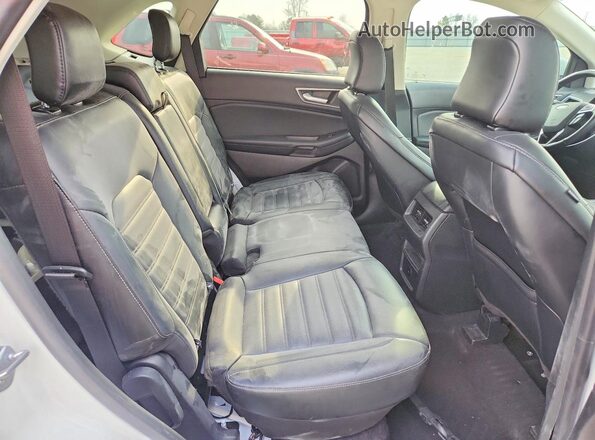 2FMPK4J93RBA70760 2024 FORD EDGE White Widok tylnych siedzeń