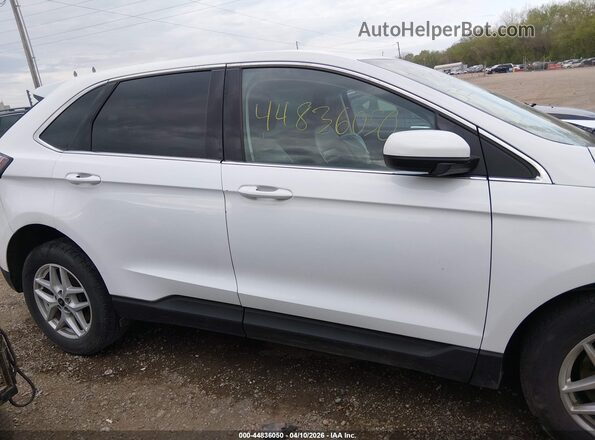 2FMPK4J95PBA21007 2023 FORD EDGE White Widok wnętrza z tyłu