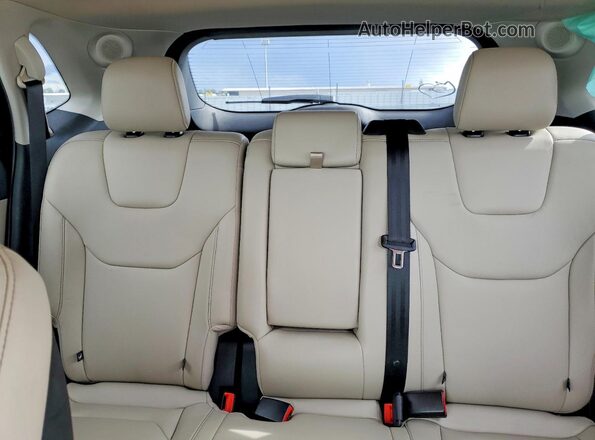 2FMPK4K98LBB39092 2020 FORD EDGE White Rear seats view