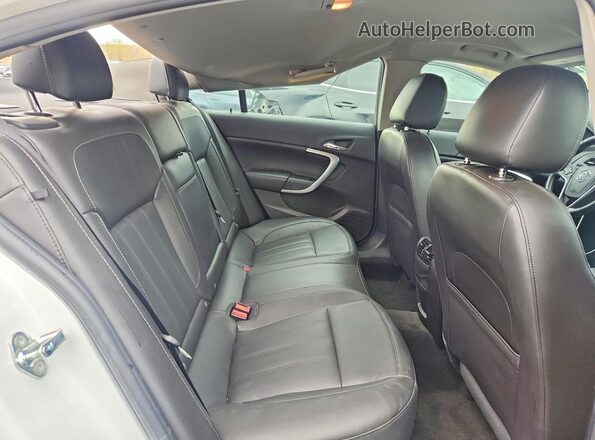 2G4GP5EXXG9150898 2016 BUICK REGAL White უკანა სავარძლების ხედი