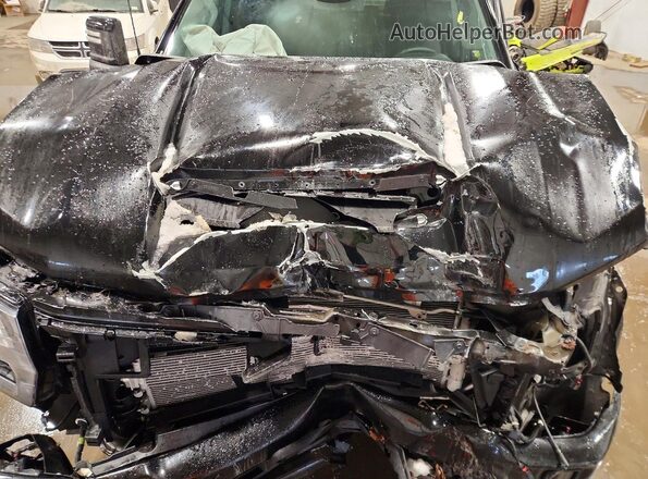 2GC4KNEY9T1105667 2026 CHEVROLET SILVERADO Black Rear interior view