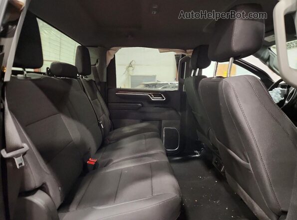 2GC4KNEY9T1105667 2026 CHEVROLET SILVERADO Black Rear seats view