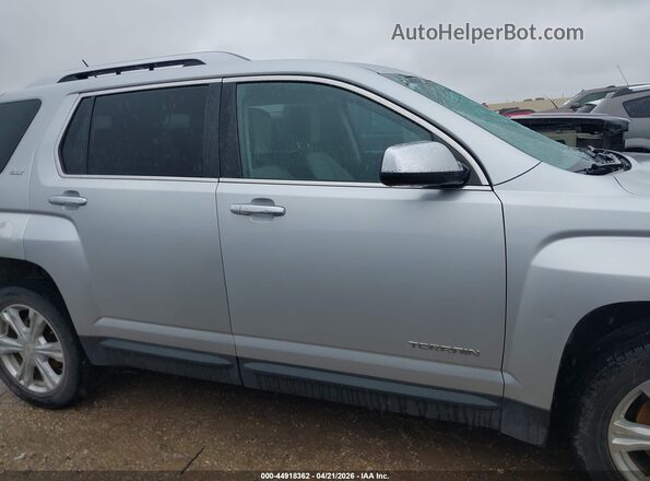 2GKFLPE36G6186064 2016 GMC TERRAIN Серебряный Вид задней части салона