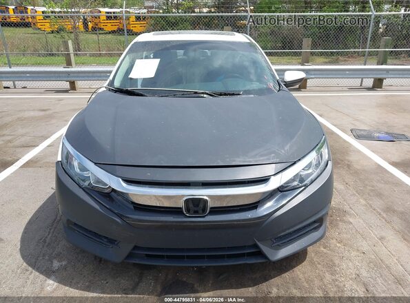 2HGFC2F74HH519563 2017 HONDA CIVIC Белый Вид задней части салона