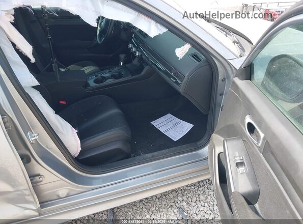 2HGFE2F59PH555983 2023 HONDA CIVIC Серебряный Вид салона спереди