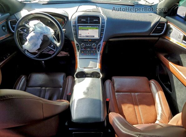 2LMPJ6K92LBL09143 2020 LINCOLN NAUTILUS Black Vista del salpicadero