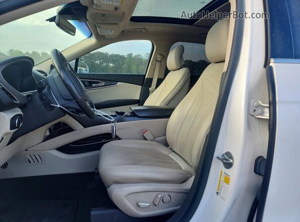 2LMPJ6L91KBL37478 2019 LINCOLN NAUTILUS Белый Вид салона спереди