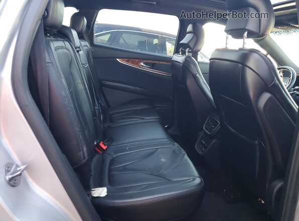 2LMPJ6LR8HBL29077 2017 LINCOLN MKX Серебряный Вид задних сидений
