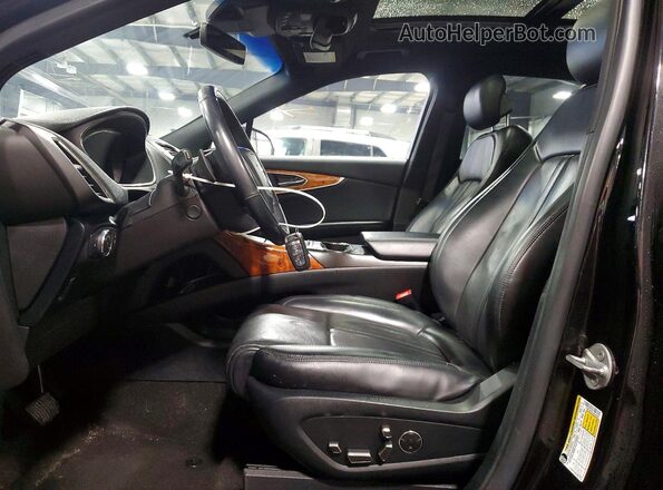 2LMPJ8K91LBL06469 2020 LINCOLN NAUTILUS Black Widok wnętrza z przodu