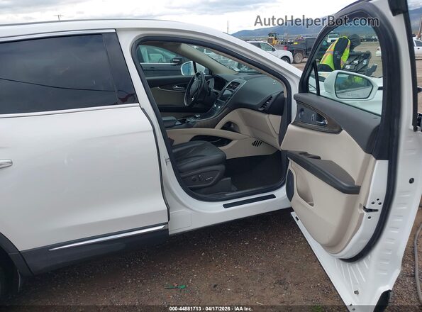 2LMPJ8KP2LBL03918 2020 LINCOLN NAUTILUS White Widok wnętrza z przodu