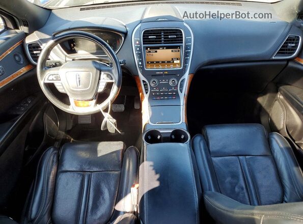 2LMPJ8L92KBL24752 2019 LINCOLN NAUTILUS Charcoal Vista del salpicadero