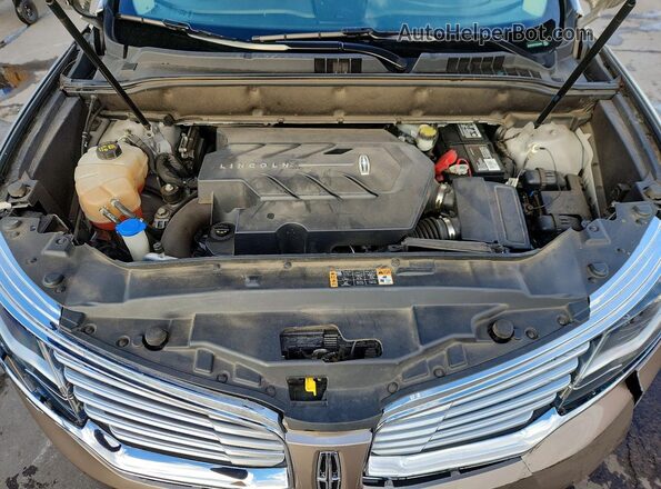 2LMPJ8LP2JBL22920 2018 LINCOLN MKX Tan Vista del compartimento del motor