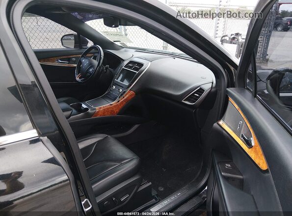 2LMPJ8LP2JBL26658 2018 LINCOLN MKX Черный Вид салона спереди