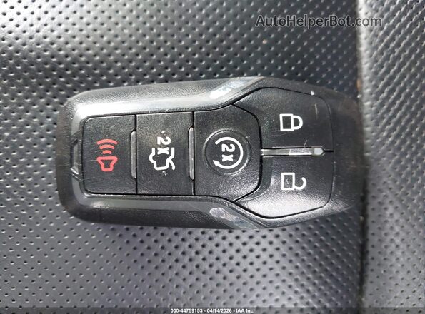2LMPJ8LP5HBL38099 2017 LINCOLN MKX White Widok deski rozdzielczej