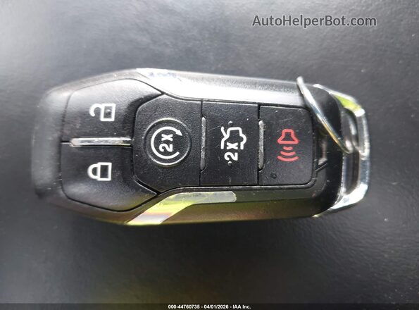 2LMPJ8LR1HBL33810 2017 LINCOLN MKX Silver Widok deski rozdzielczej