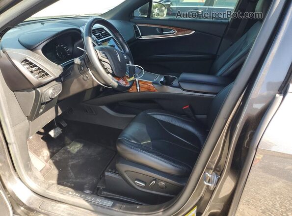 2LMPJ8LR5HBL11504 2017 LINCOLN MKX Gray Widok wnętrza z przodu