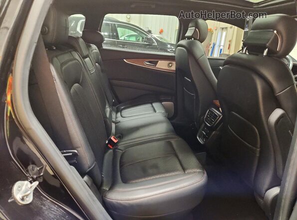2LMPJ9JP2KBL67690 2019 LINCOLN NAUTILUS Black Widok tylnych siedzeń