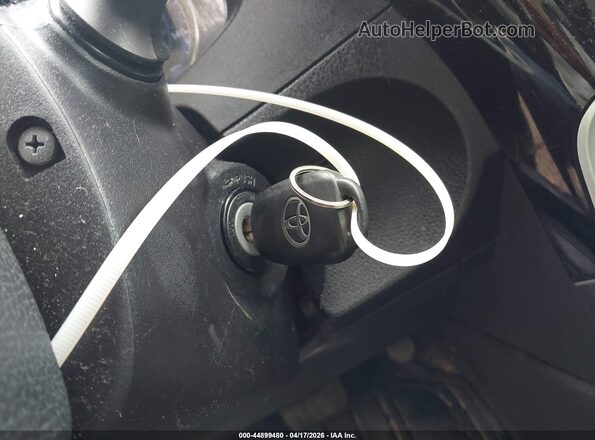 2T1BURHE2HC859478 2017 TOYOTA LL Серый Вид панели приборов