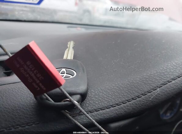 2T1BURHE5HC963589 2017 TOYOTA LL Темно-бордовый Вид панели приборов