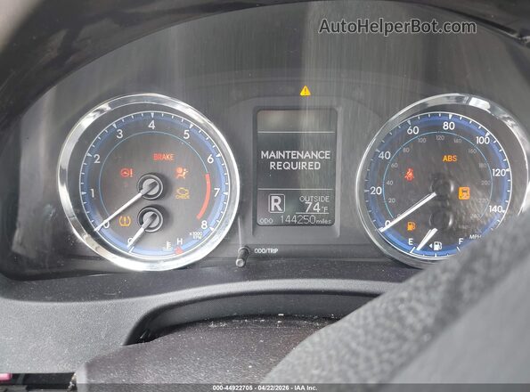 2T1BURHEXJC062885 2018 TOYOTA LL Серебряный Вид задних сидений