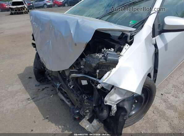 2T1BURHEXJC062885 2018 TOYOTA LL Серебряный Вид спереди