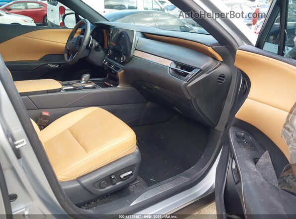 2T2BAMBA6PC011518 2023 LEXUS RX 350 Серебряный Вид салона спереди