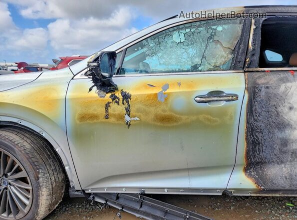 2T2BBMCA6SC079936 2025 LEXUS RX Серебряный Вид салона спереди