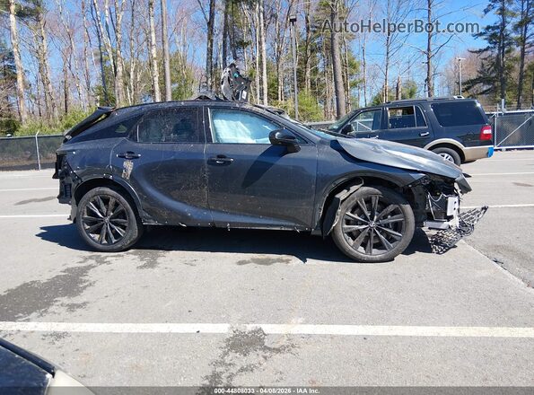 2T2BCMEA0RC013242 2024 LEXUS RX 500H Серый Вид задней части салона