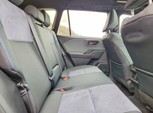 2T36CRAV2TW004535 2026 TOYOTA RAV4 Черный Вид задней части салона
