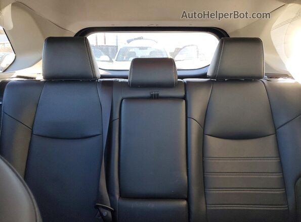 2T3C1RFV8KC011880 2019 TOYOTA LE Silver Widok tylnych siedzeń
