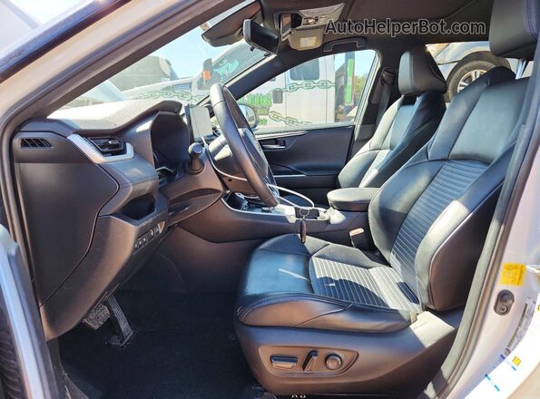 2T3EWRFV3LW089316 2020 TOYOTA RAV4 Белый Вид салона спереди