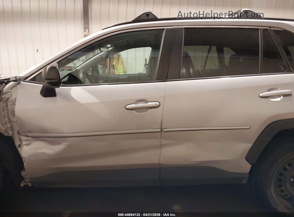 2T3F1RFV3LW138727 2020 TOYOTA LE Серебряный 