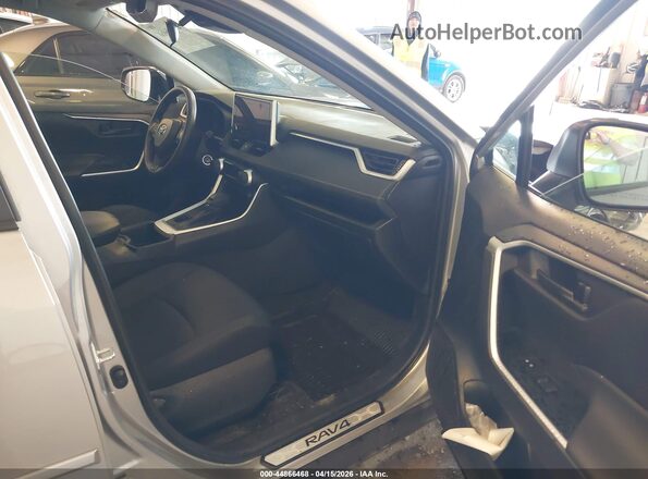 2T3F1RFV8SW559938 2025 TOYOTA LE Silver Սալոնի դիմացի տեսք