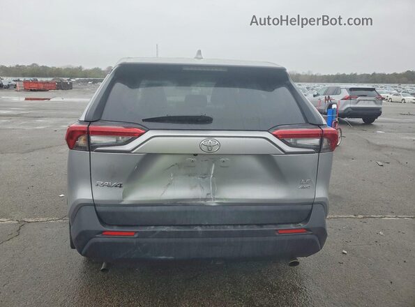 2T3G1RFV2PC365158 2023 TOYOTA LE Silver Widok z tyłu