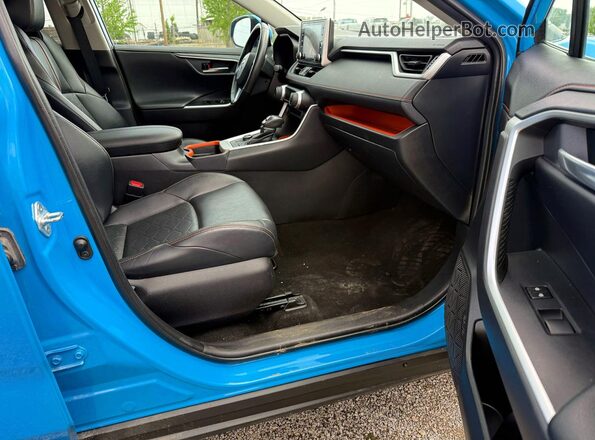 2T3J1RFV6LC094511 2020 TOYOTA RAV4 Синий Вид спереди
