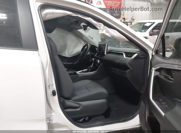 2T3MWRFV8SW267375 2025 TOYOTA LE White Вид салону спереду